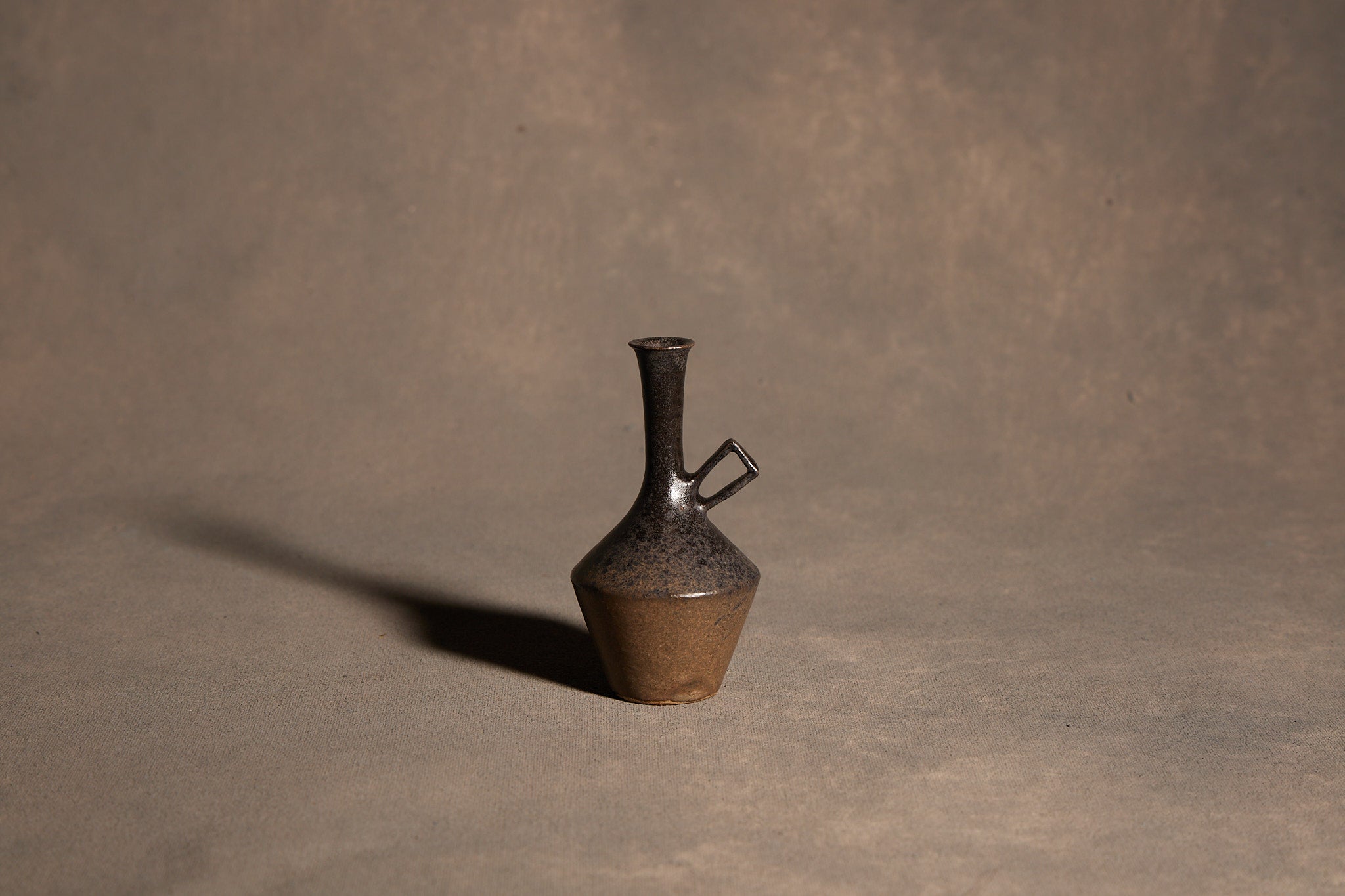 Wada Mamiko Mini Vase