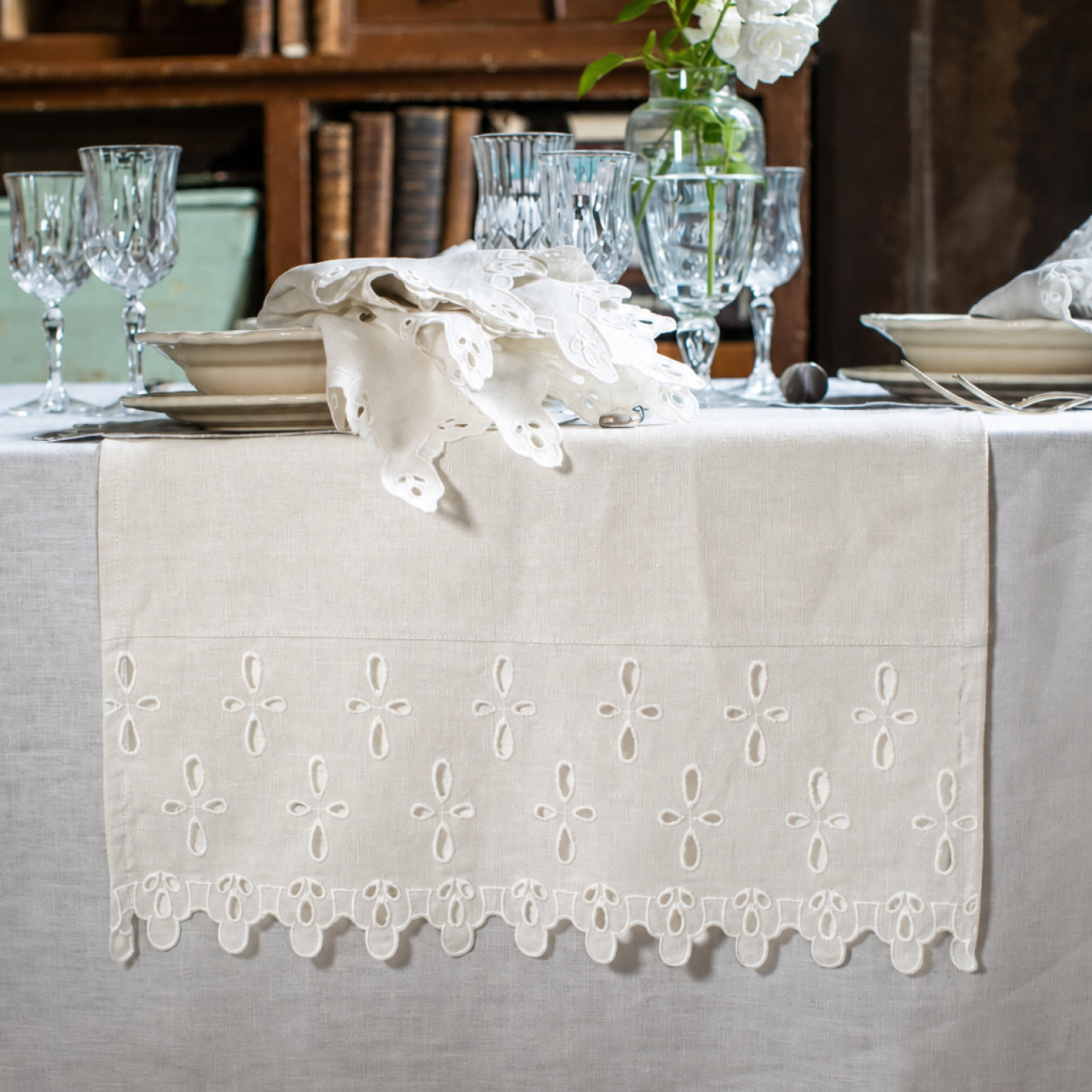 Amalfi Linen Table Runner - Avorio/Avorio/Avorio