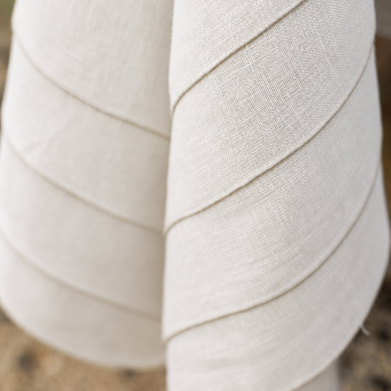 Sfogliatella Linen Table Runner - Avorio/Mastice