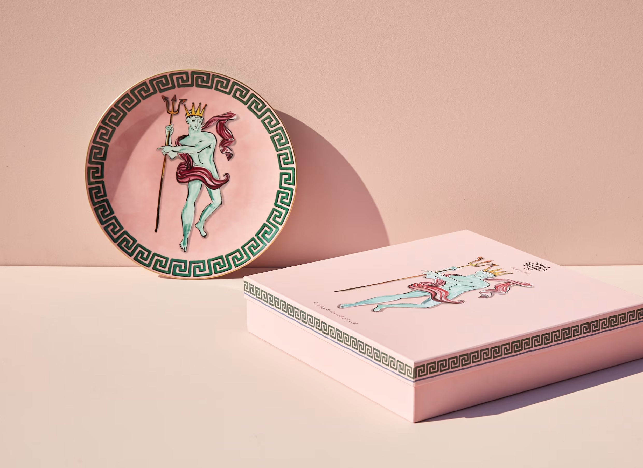 Il Viaggio di Nettuno Centerpiece and Charger Plate PInk