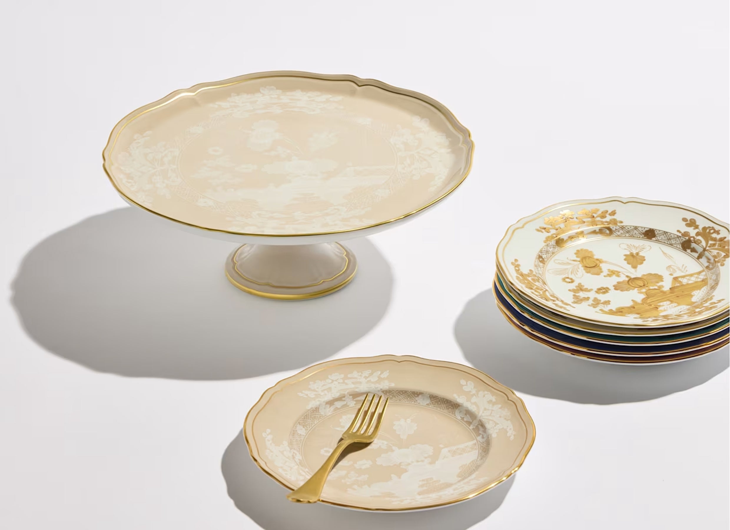 Oriente Italiano Meringa Cake Stand