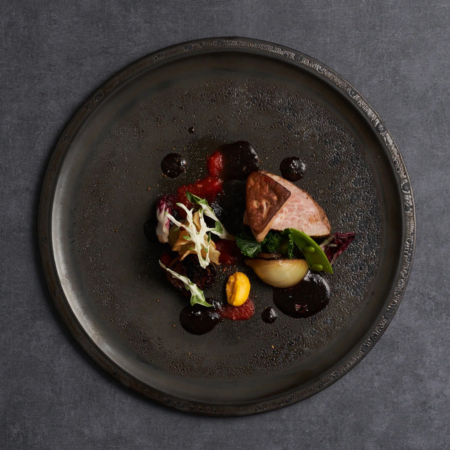 Flat Rim Plate - Black Rough