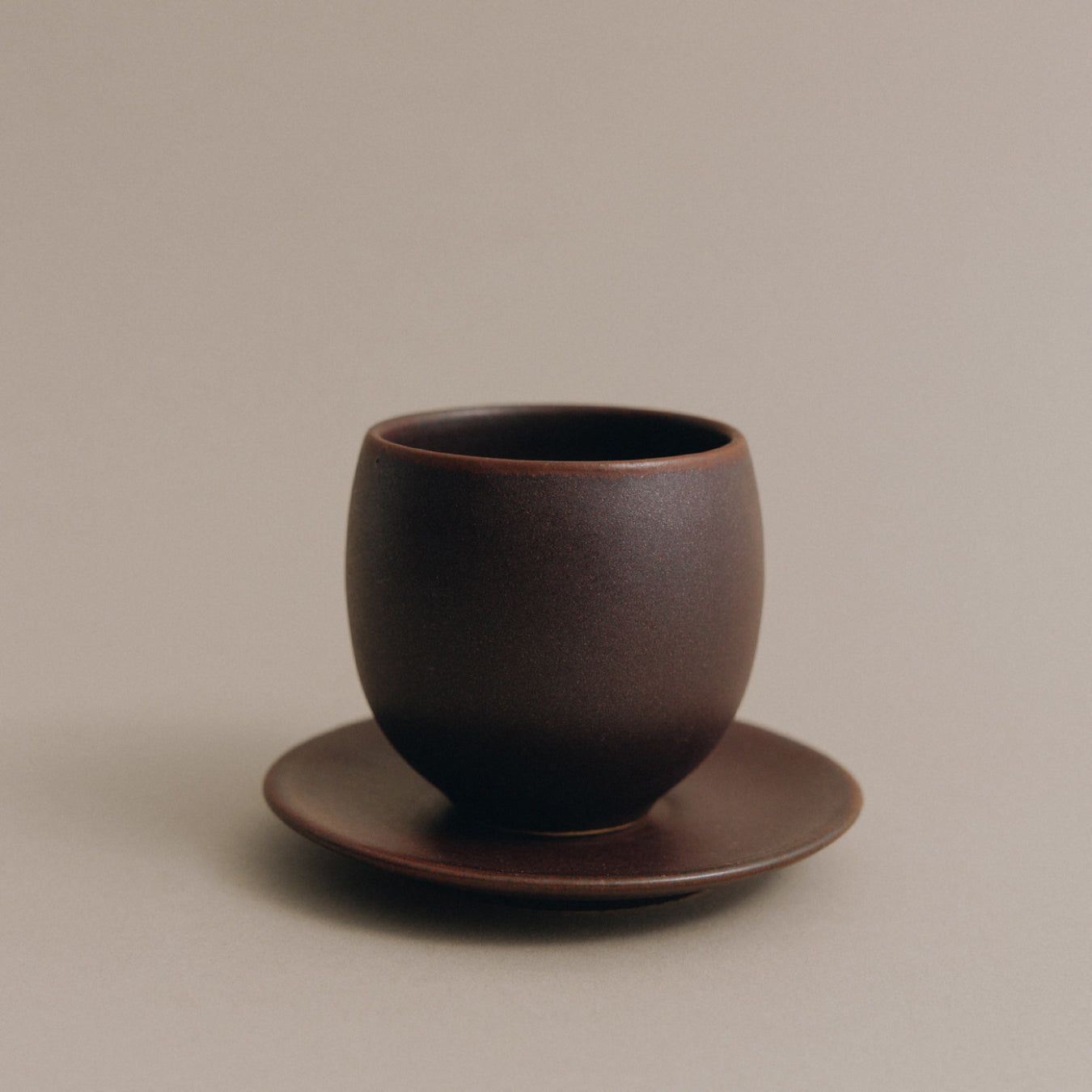 Forma U Cup & Saucer