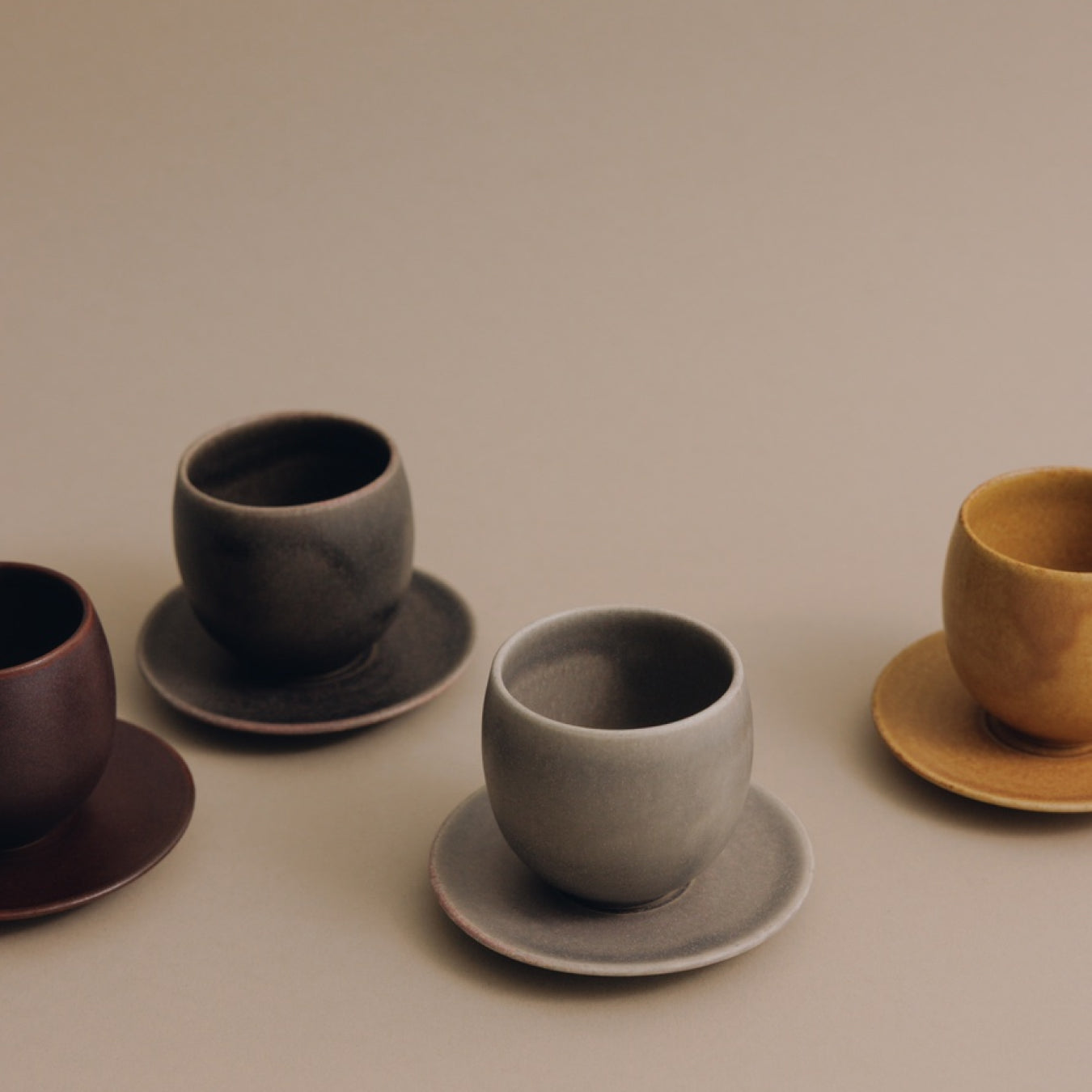 Forma U Cup & Saucer
