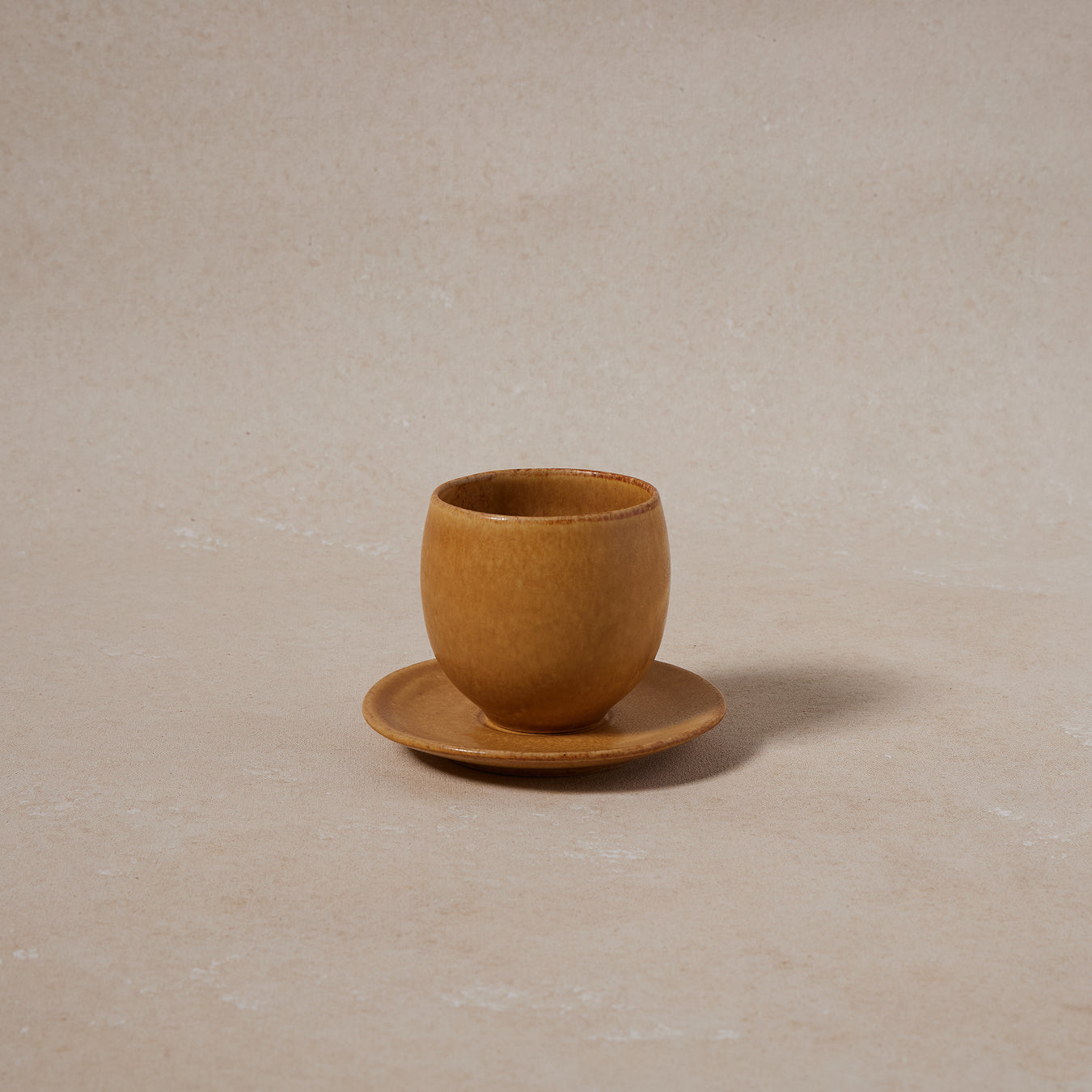 Forma U Cup & Saucer
