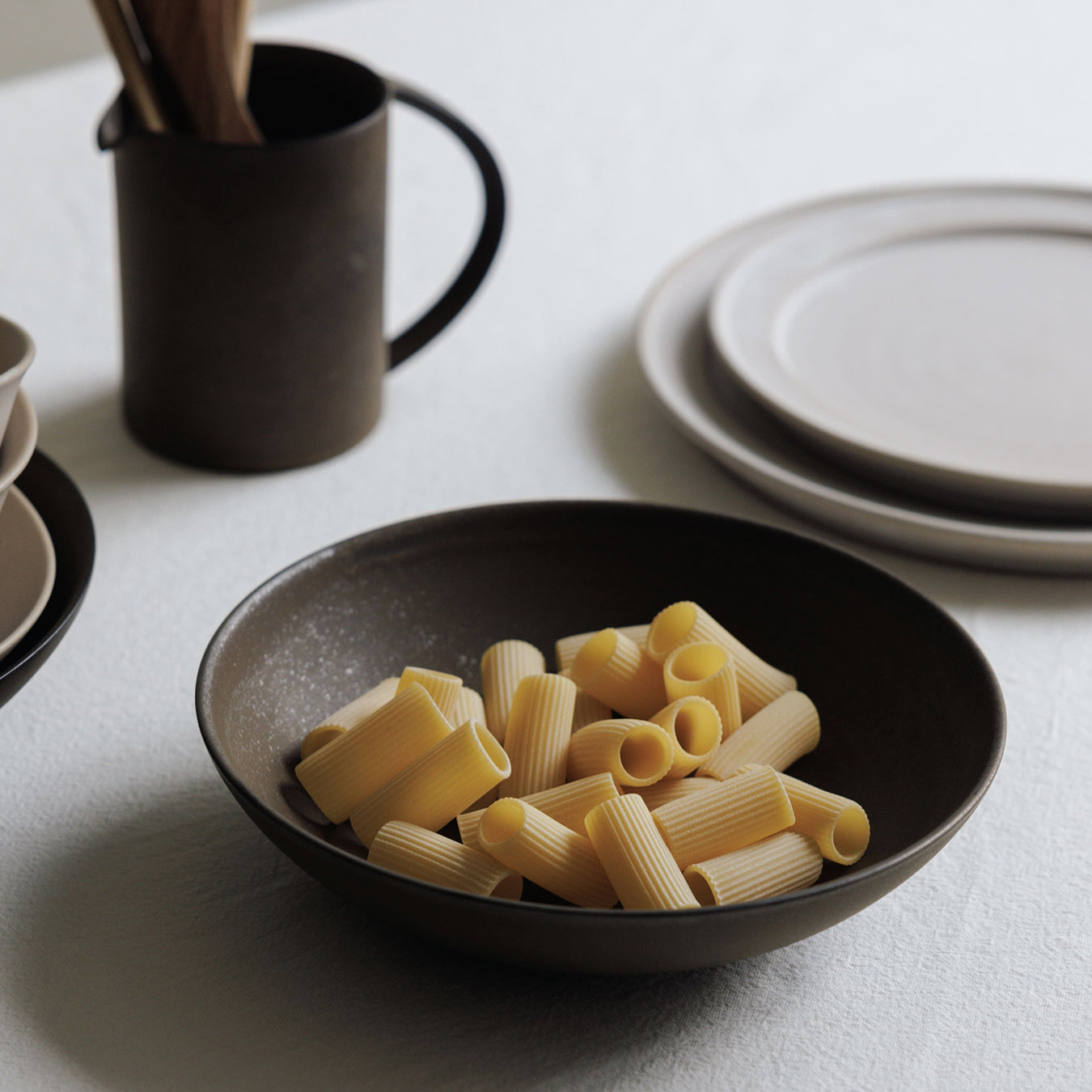 Narrow Rim Plate