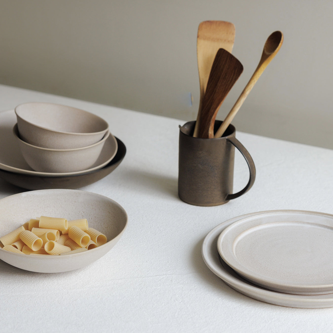 Narrow Rim Plate