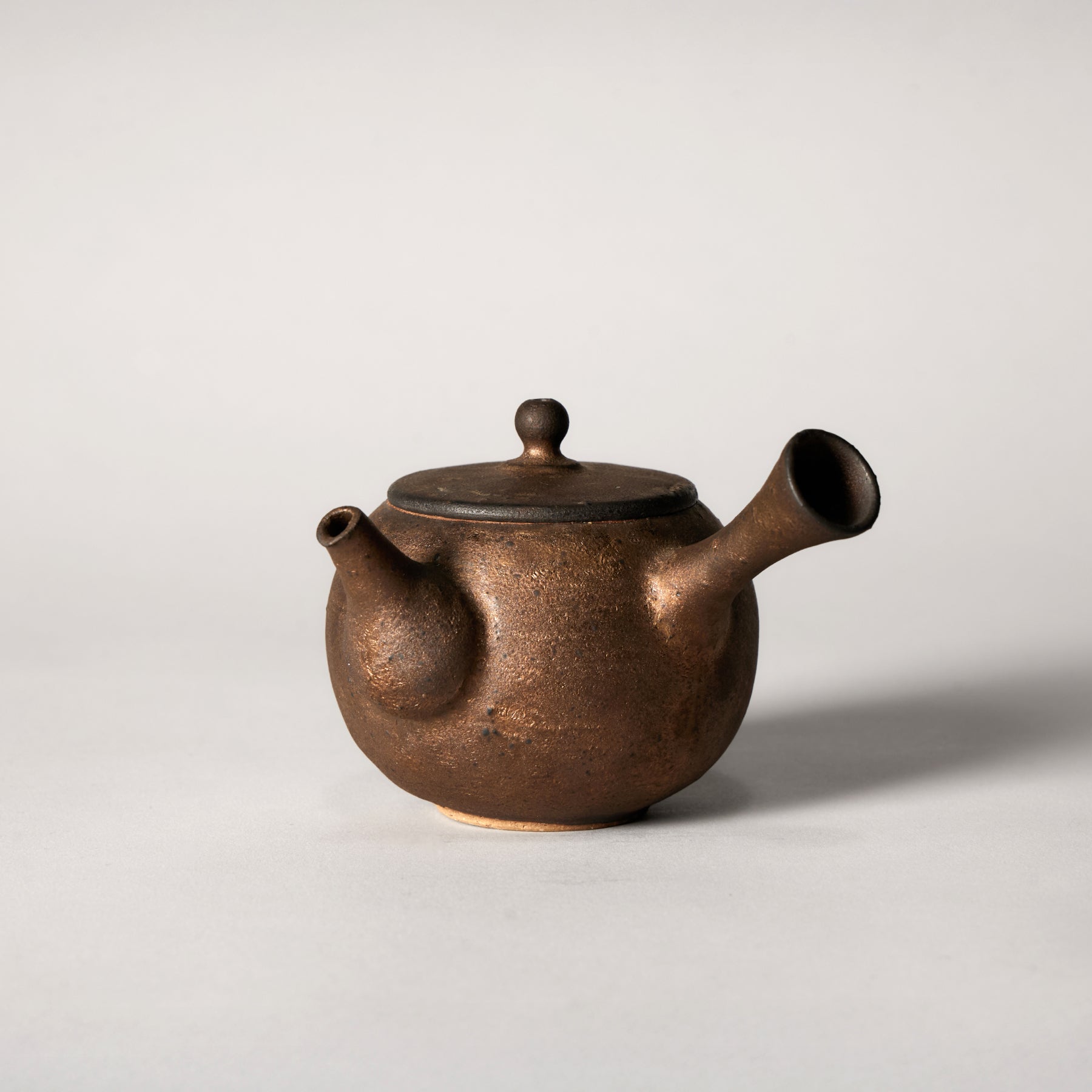 Junzo Maekawa Black & Gold Glaze Teapot 01