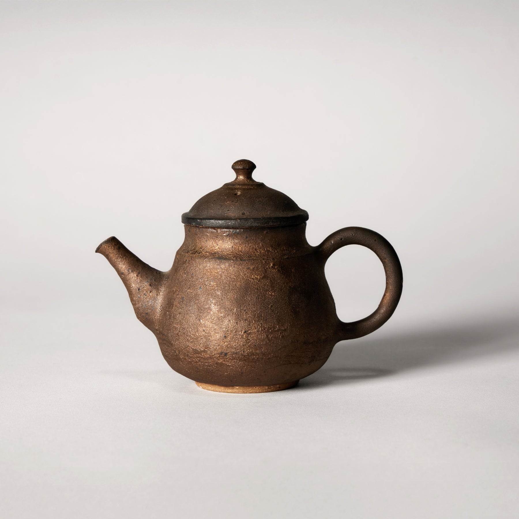Junzo Maekawa Black & Gold Glaze Teapot 02
