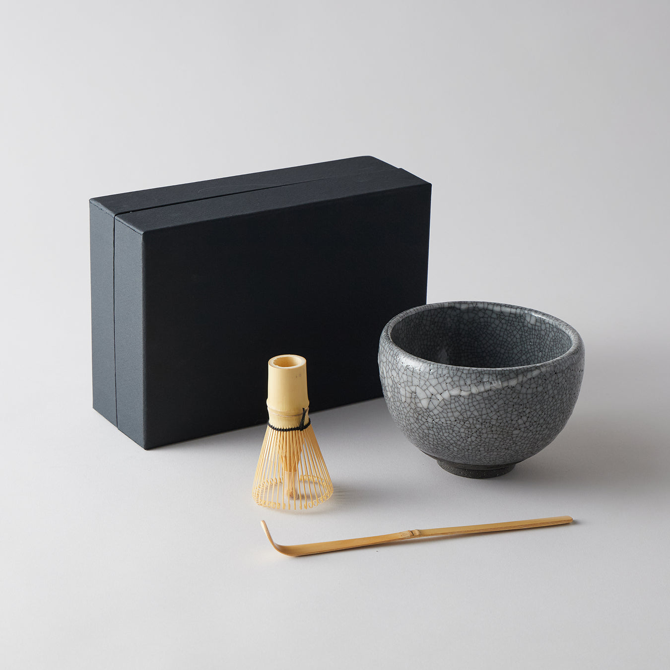 Matcha Bowl Set – Round Charcoal Crackle Glaze