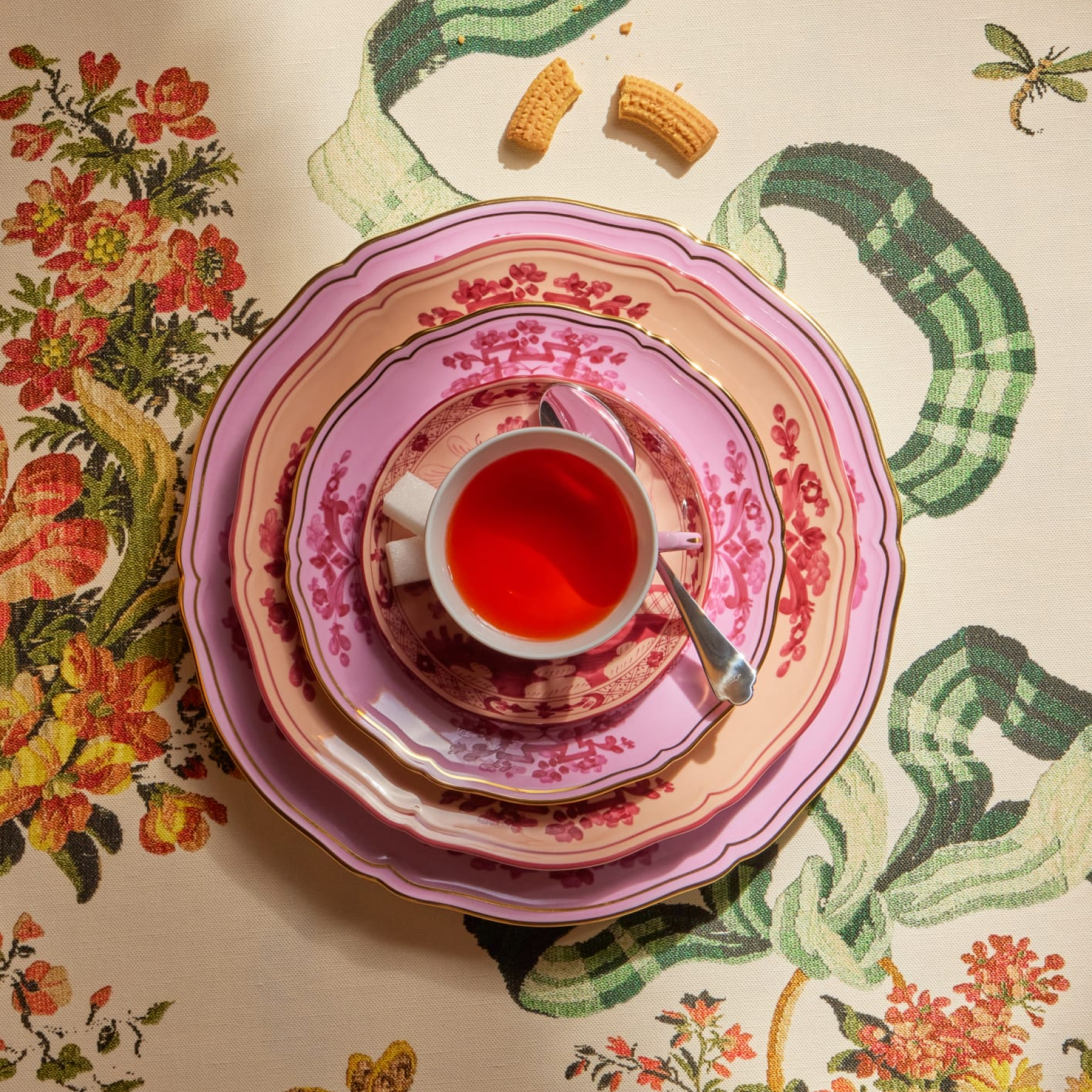 Oriente Italiano Porpora Dinnerware Collection