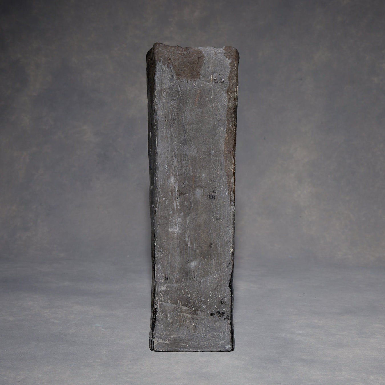 Minako Sakurai Black Vase 01