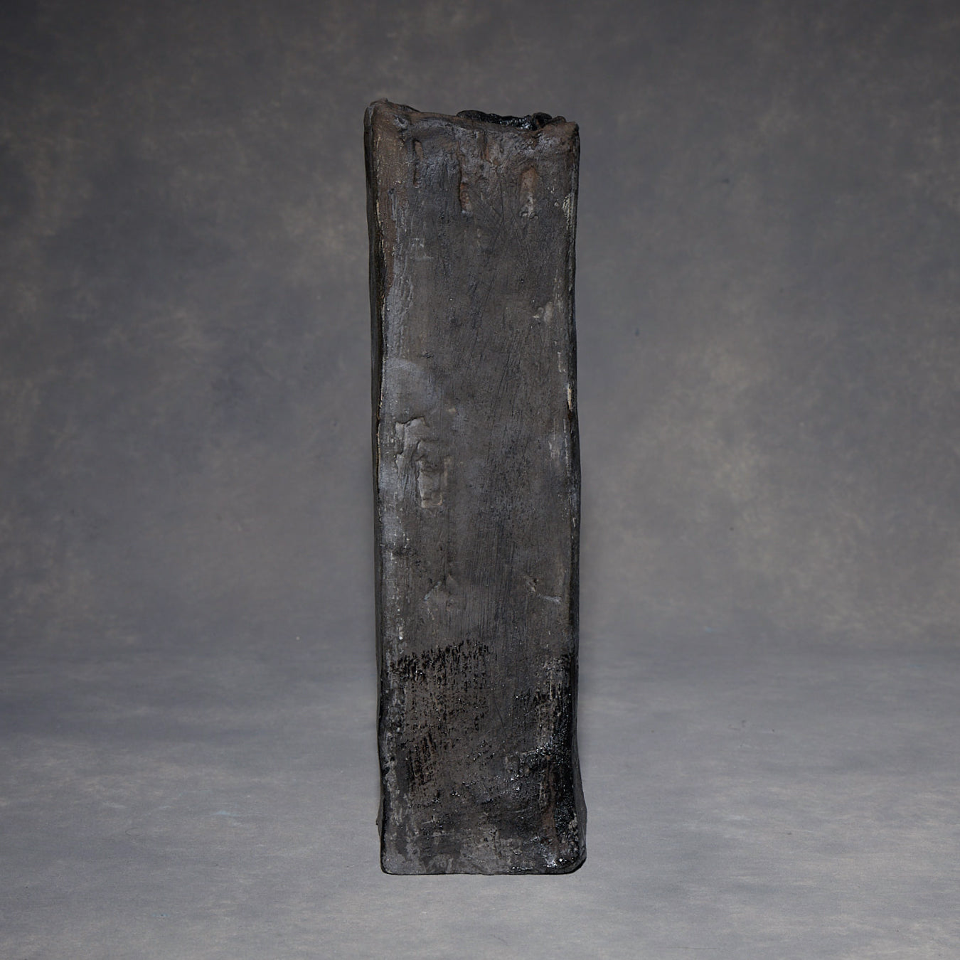 Minako Sakurai Black Vase 01