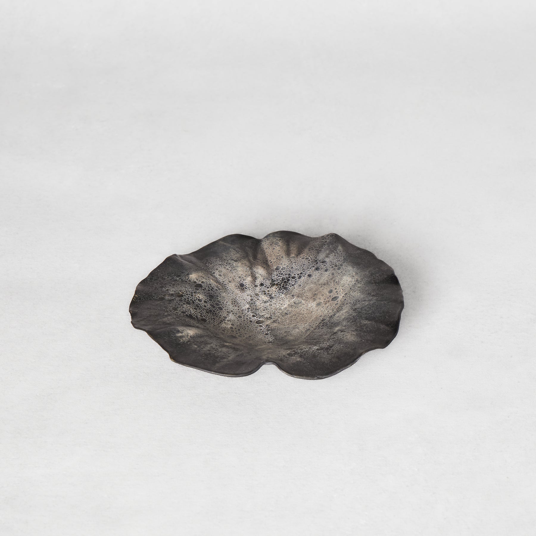 Moon Surface Lotus Plate S