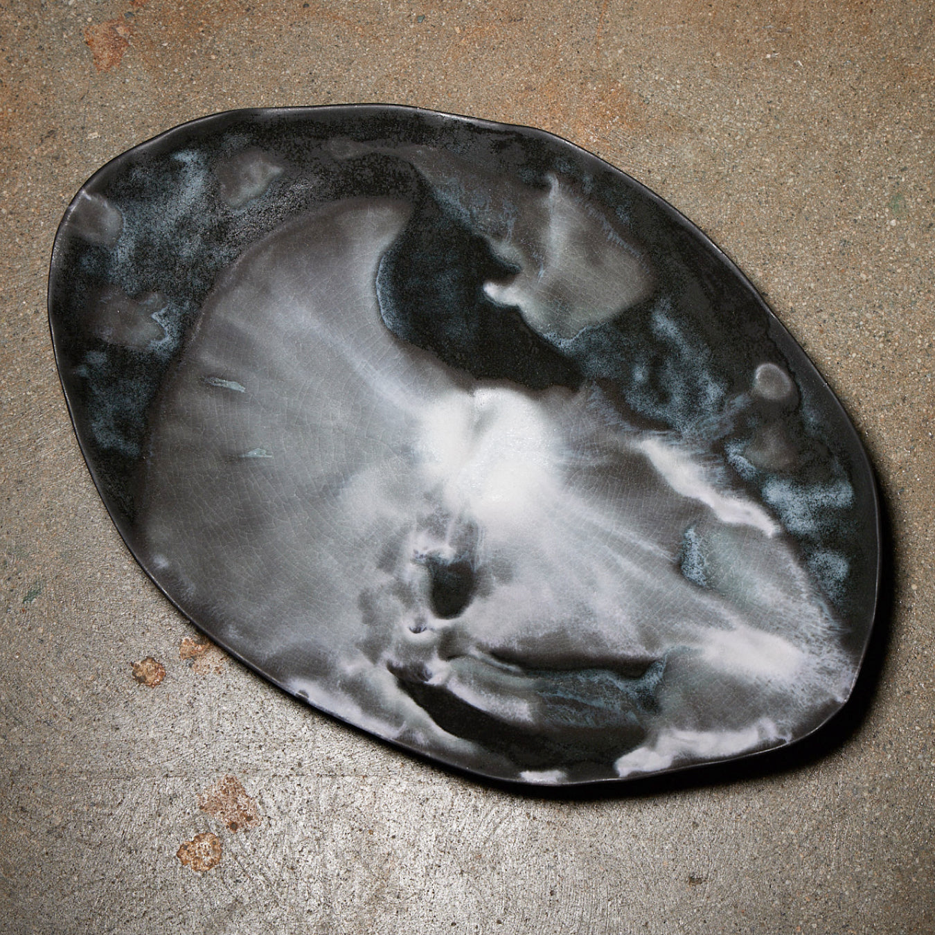 Yuko Ikeda Large Oval Bowl Black & White