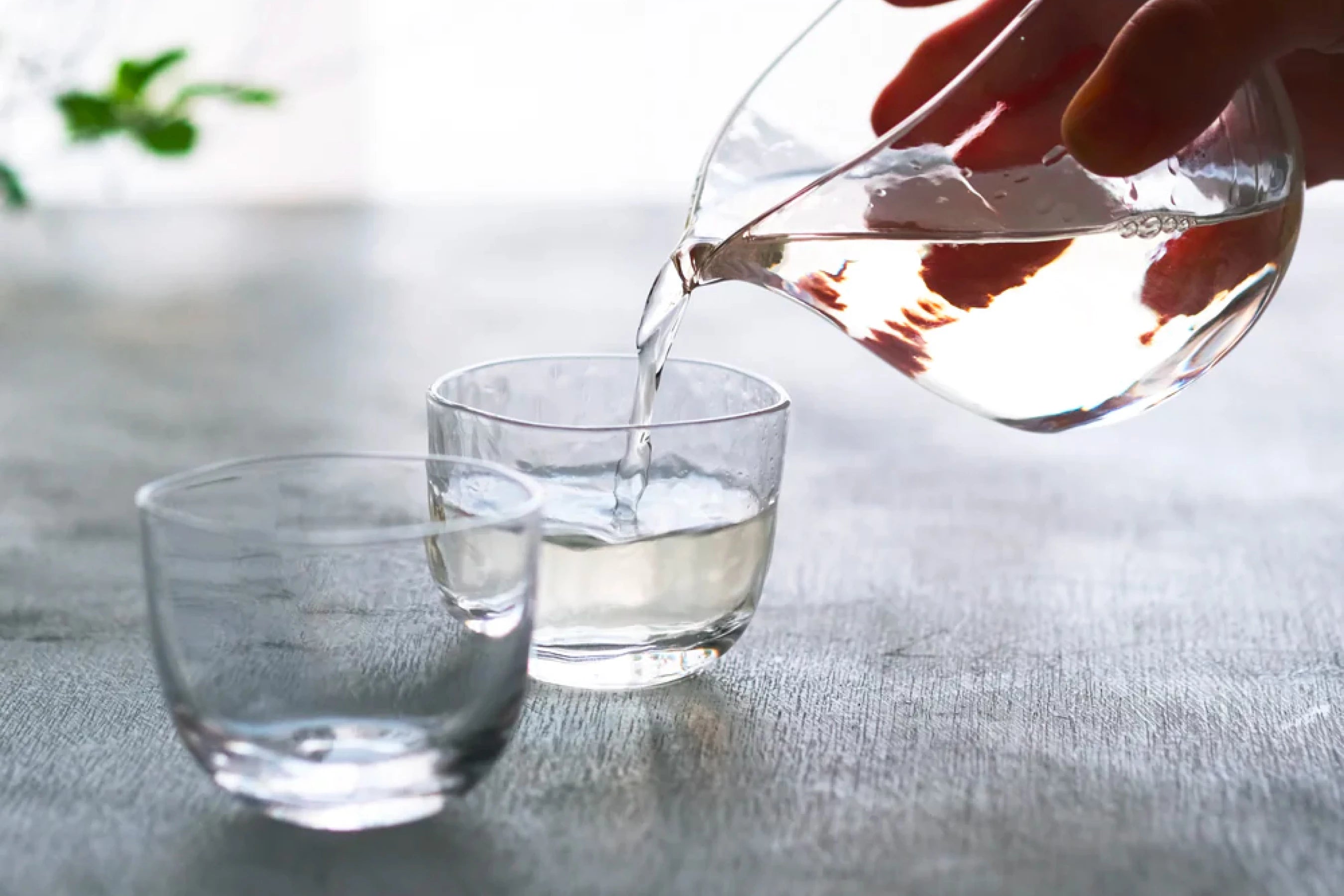 SAKE SET: CUPS & BOTTLE