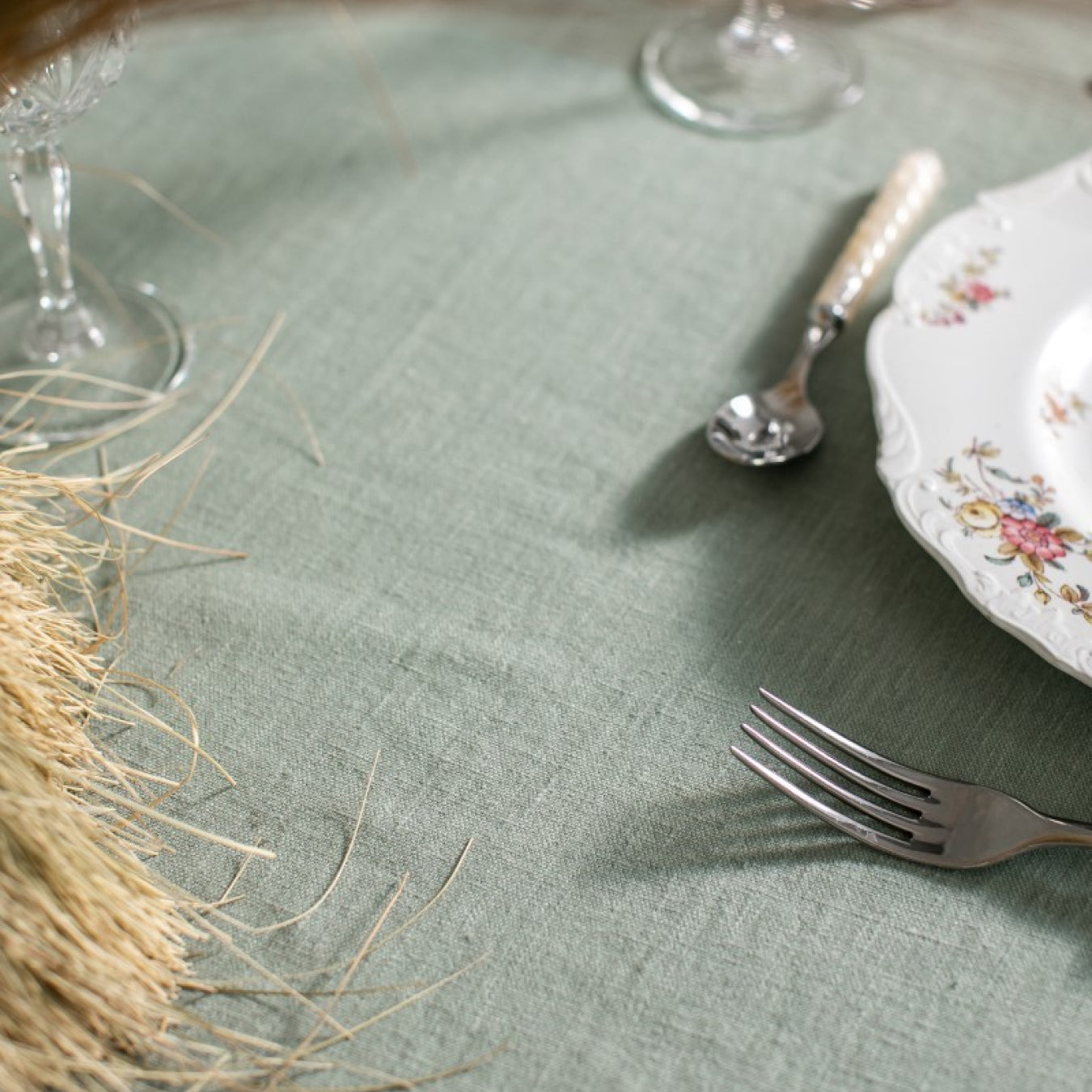 Amalfi Linen Table Runner - Salvia/Sale Marino