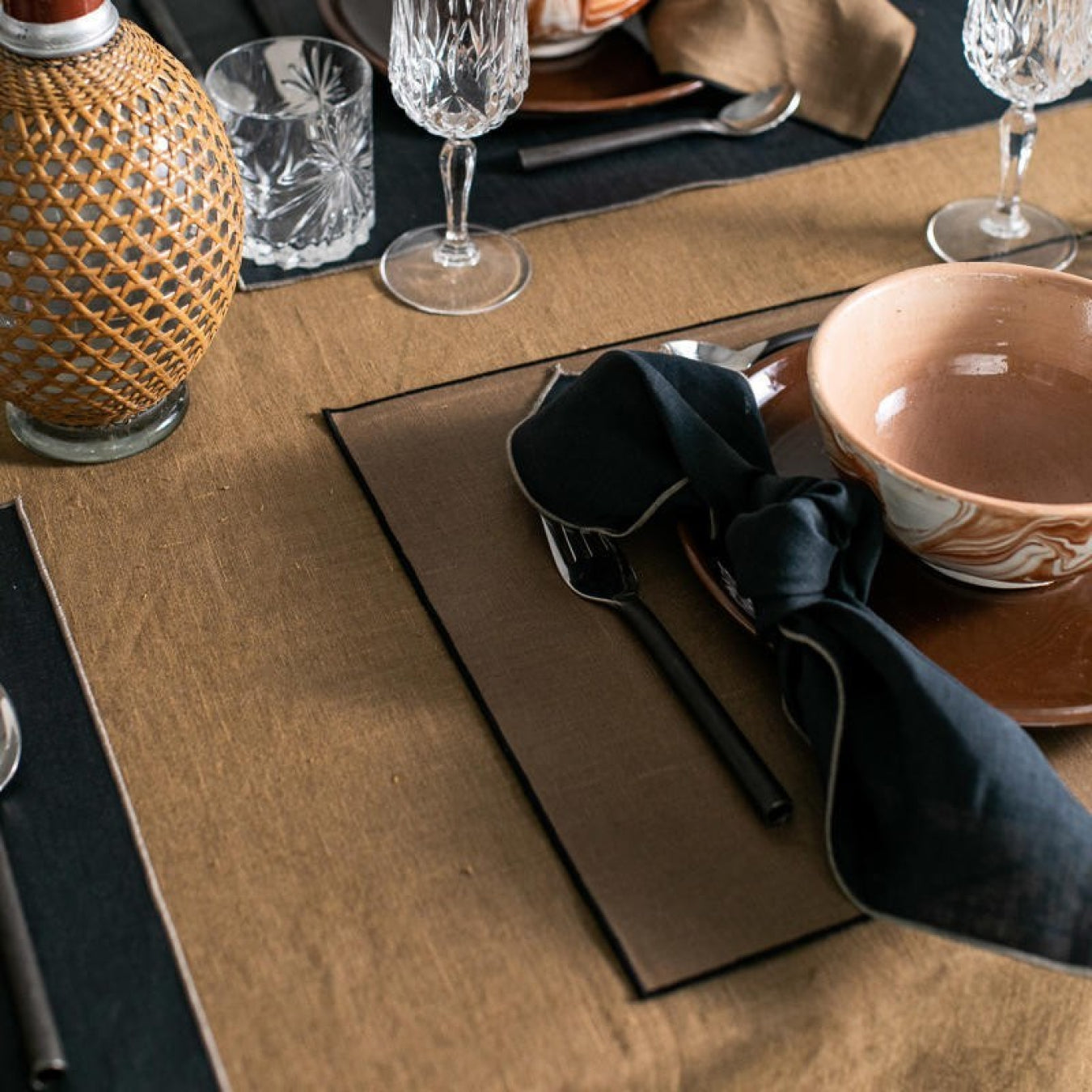 Bauhaus Linen Tablecloth - Noce/Carbone