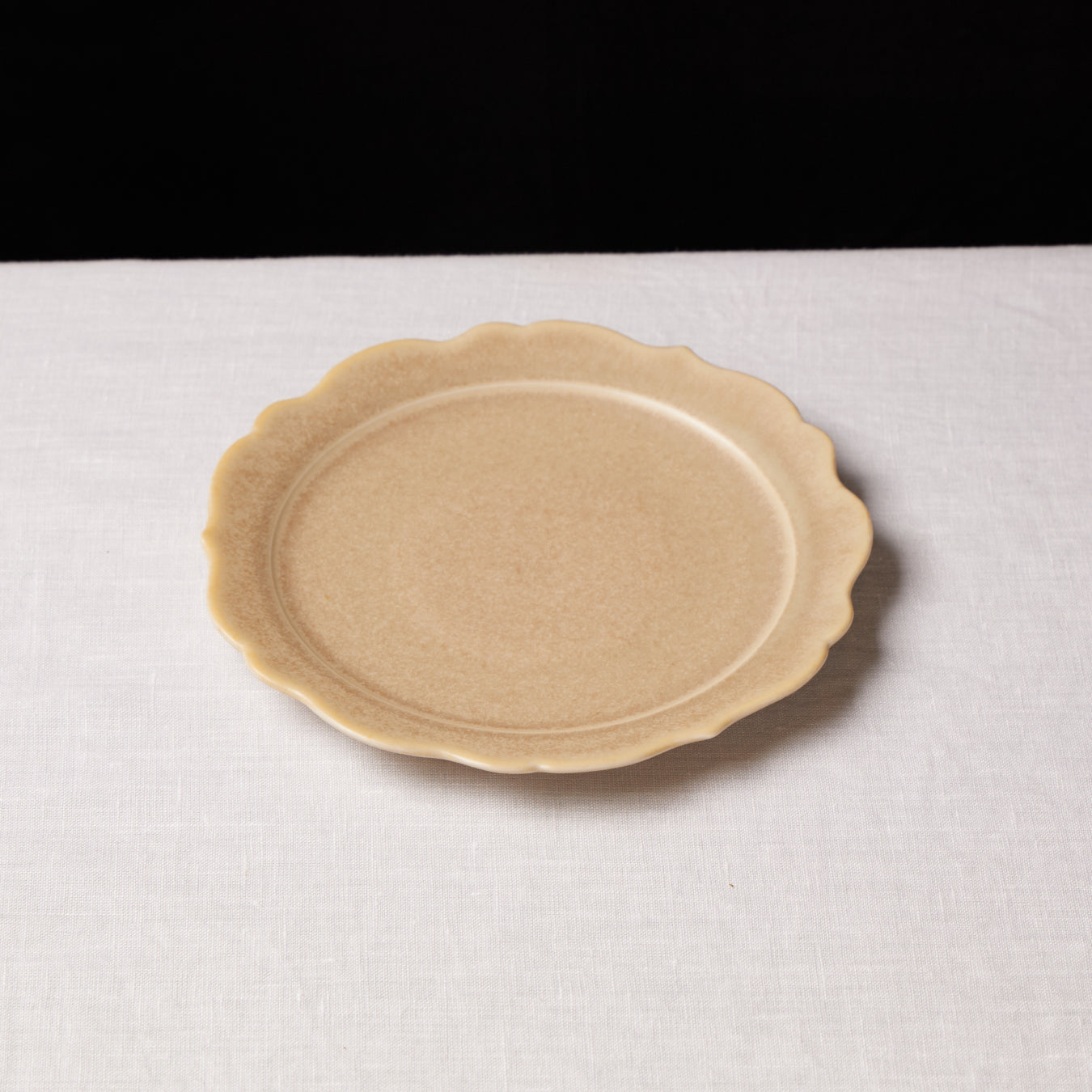 Edge Flower Plate 15 (Sand)