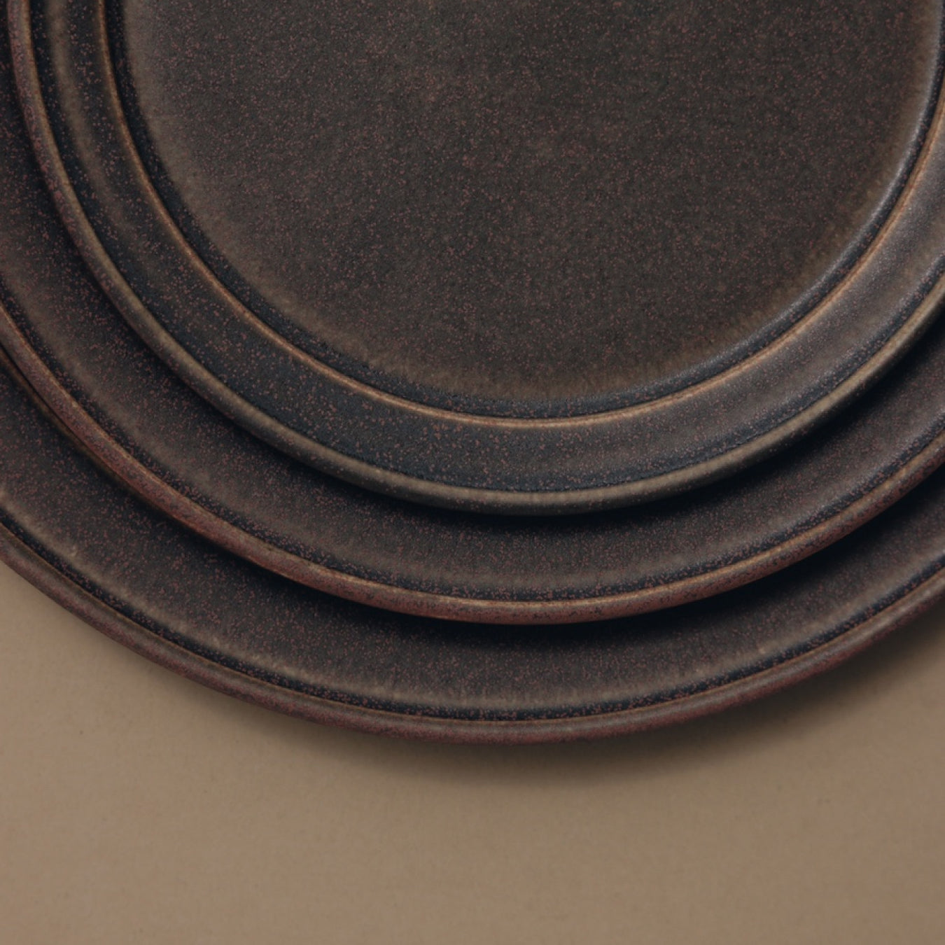 Forma Narrow Rim Plate M