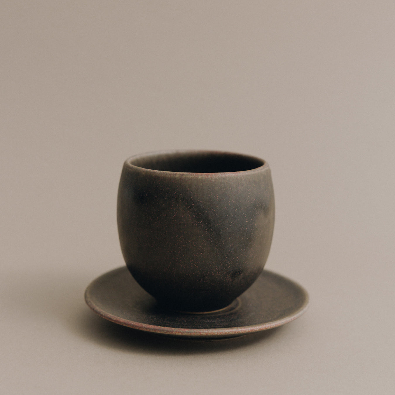 Forma U Cup & Saucer