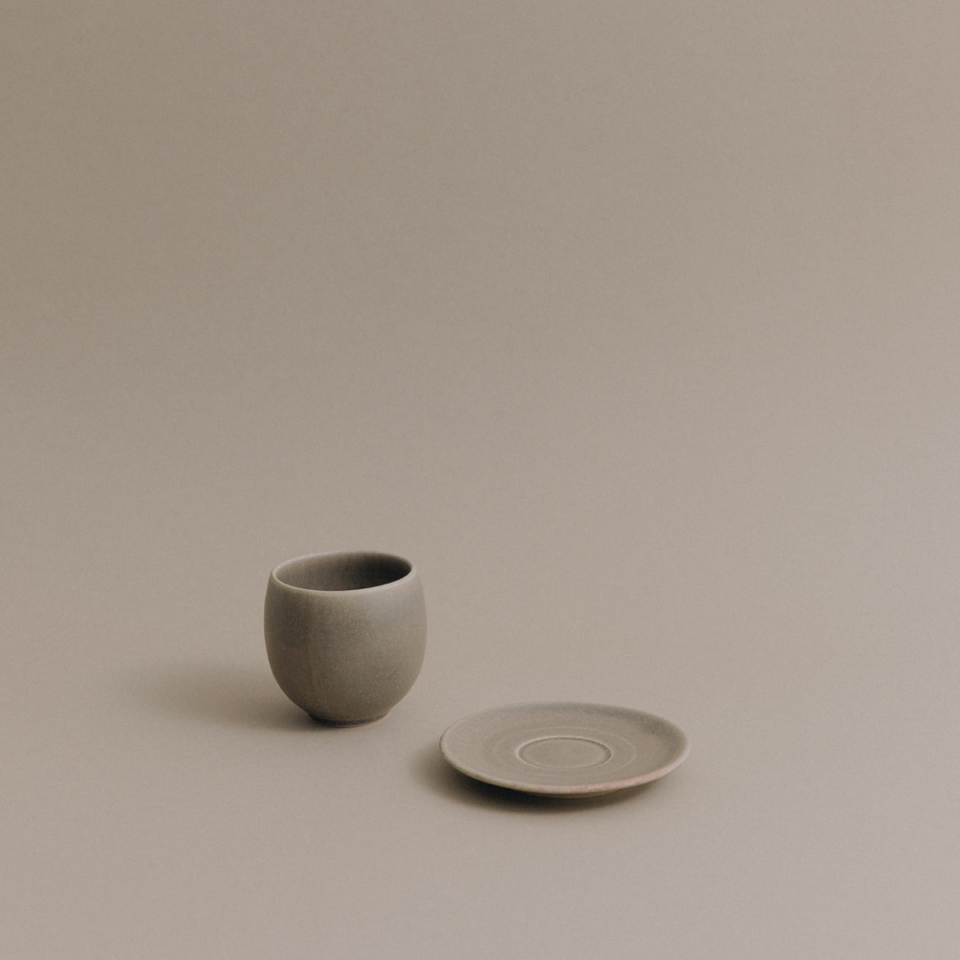 Forma U Cup & Saucer