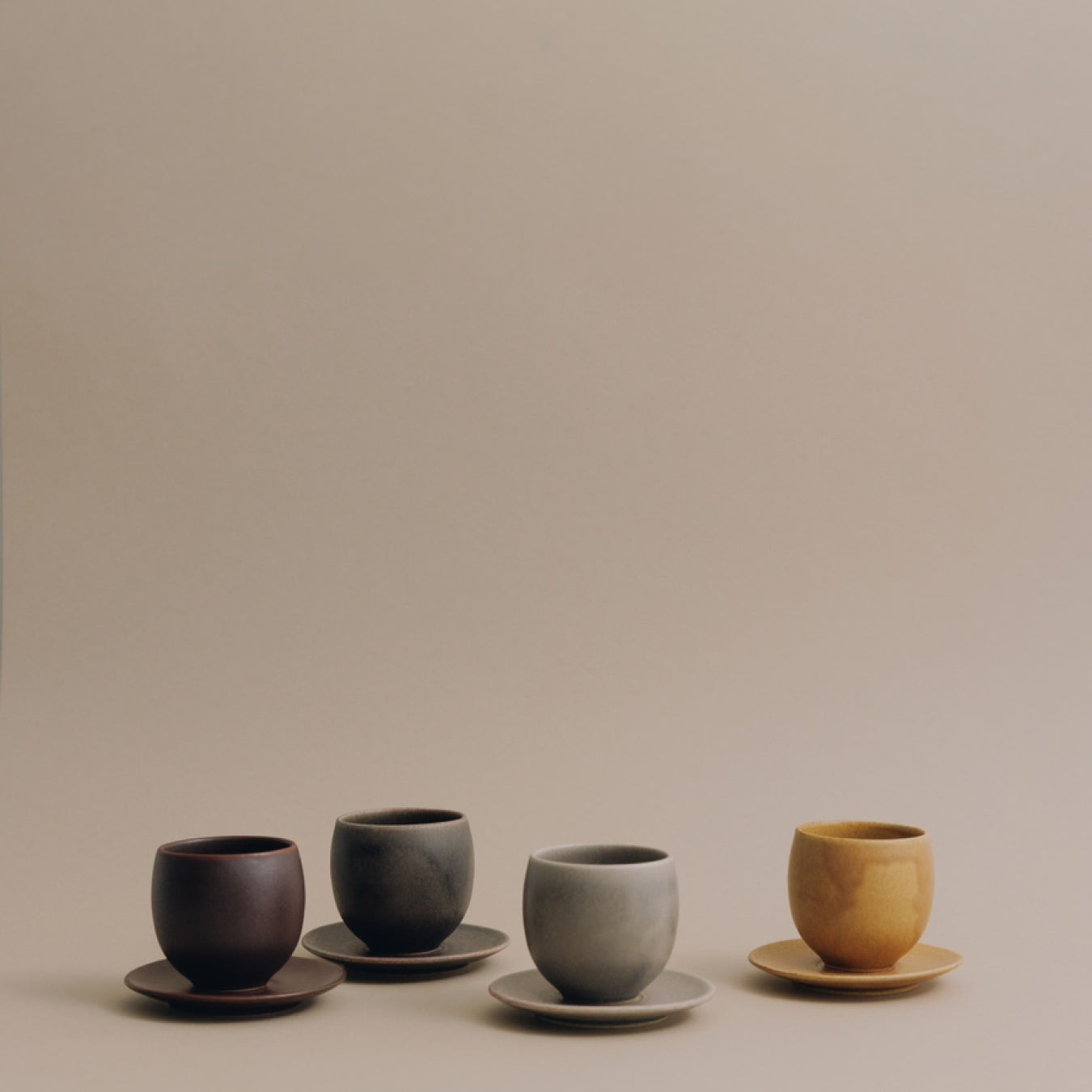 Forma U Cup & Saucer