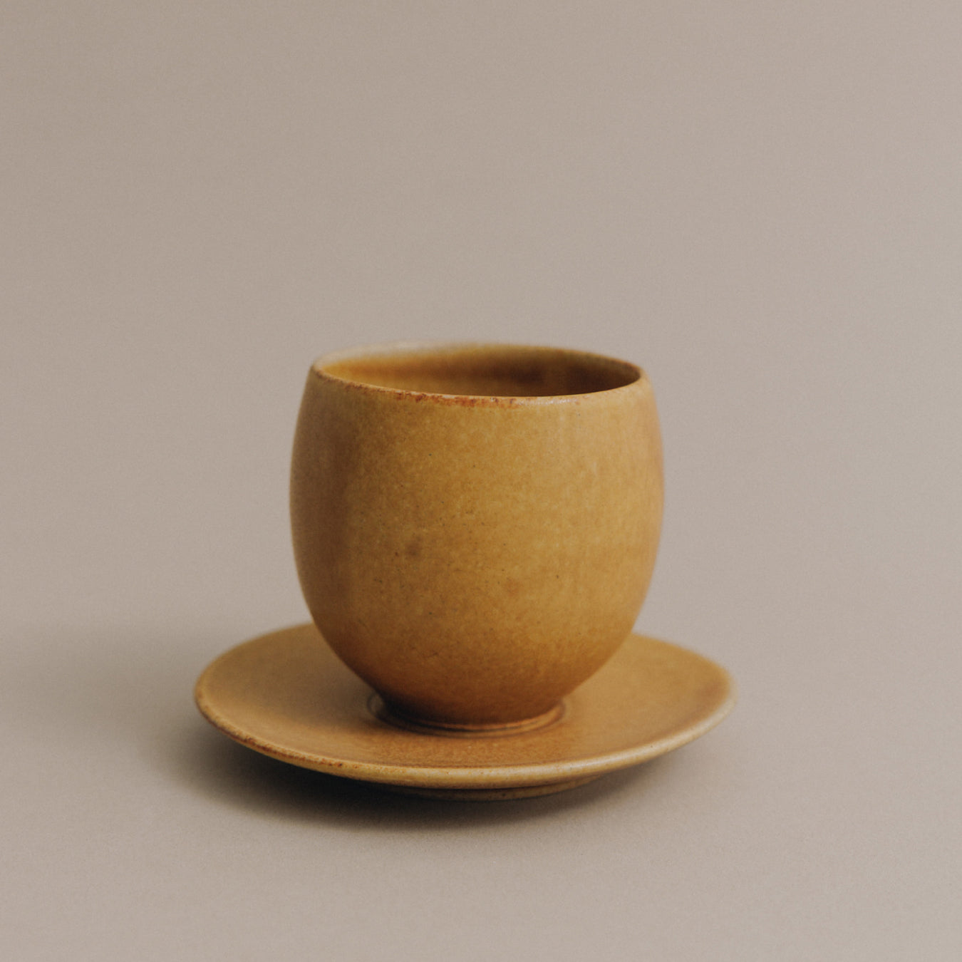 Forma U Cup & Saucer