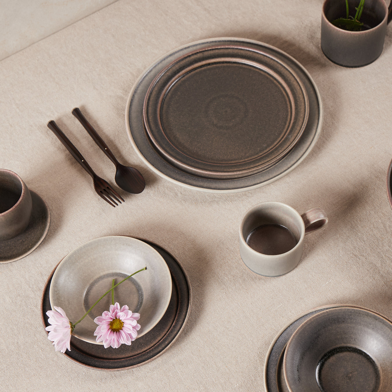 Forma Narrow Rim Plate M