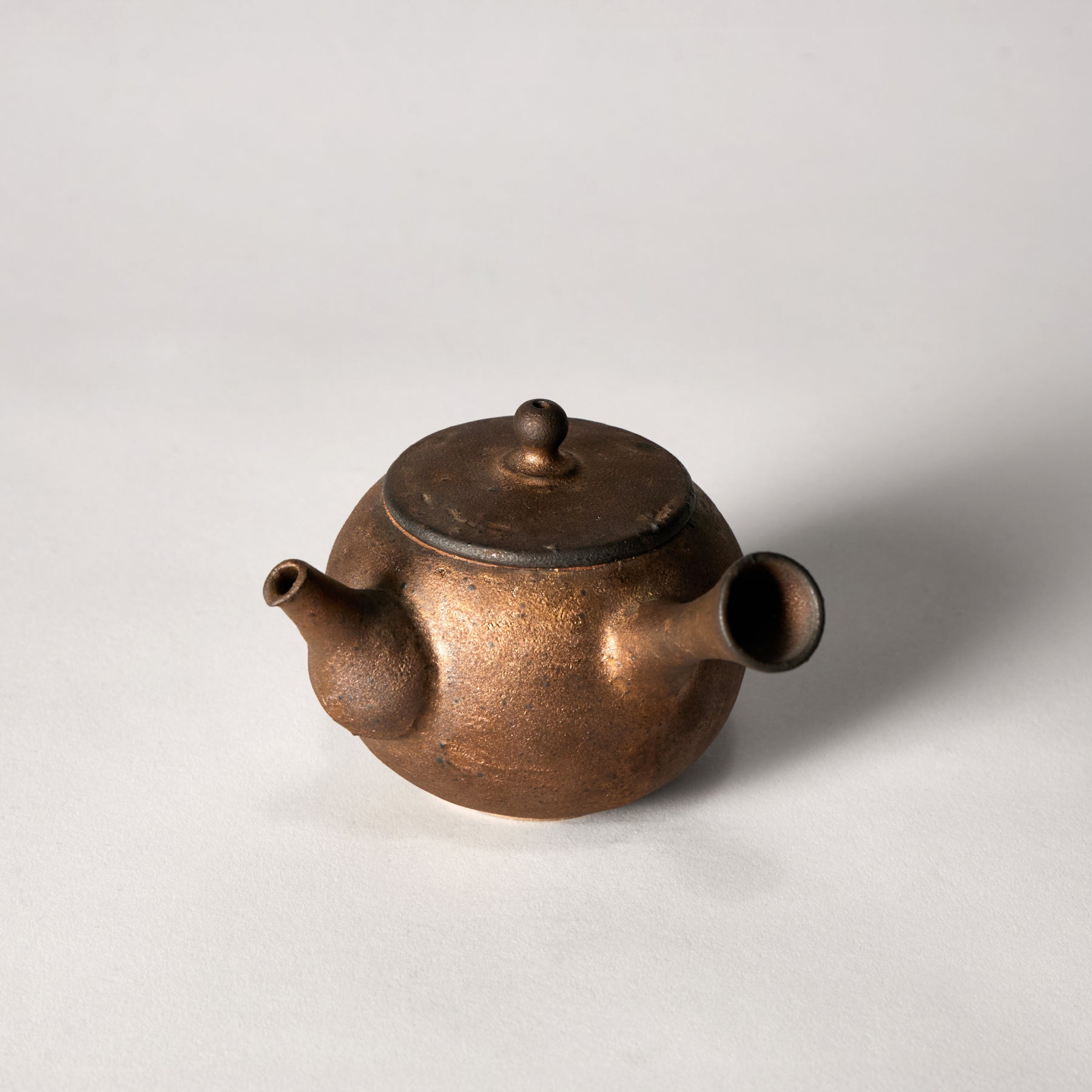 Junzo Maekawa Black & Gold Glaze Teapot 01