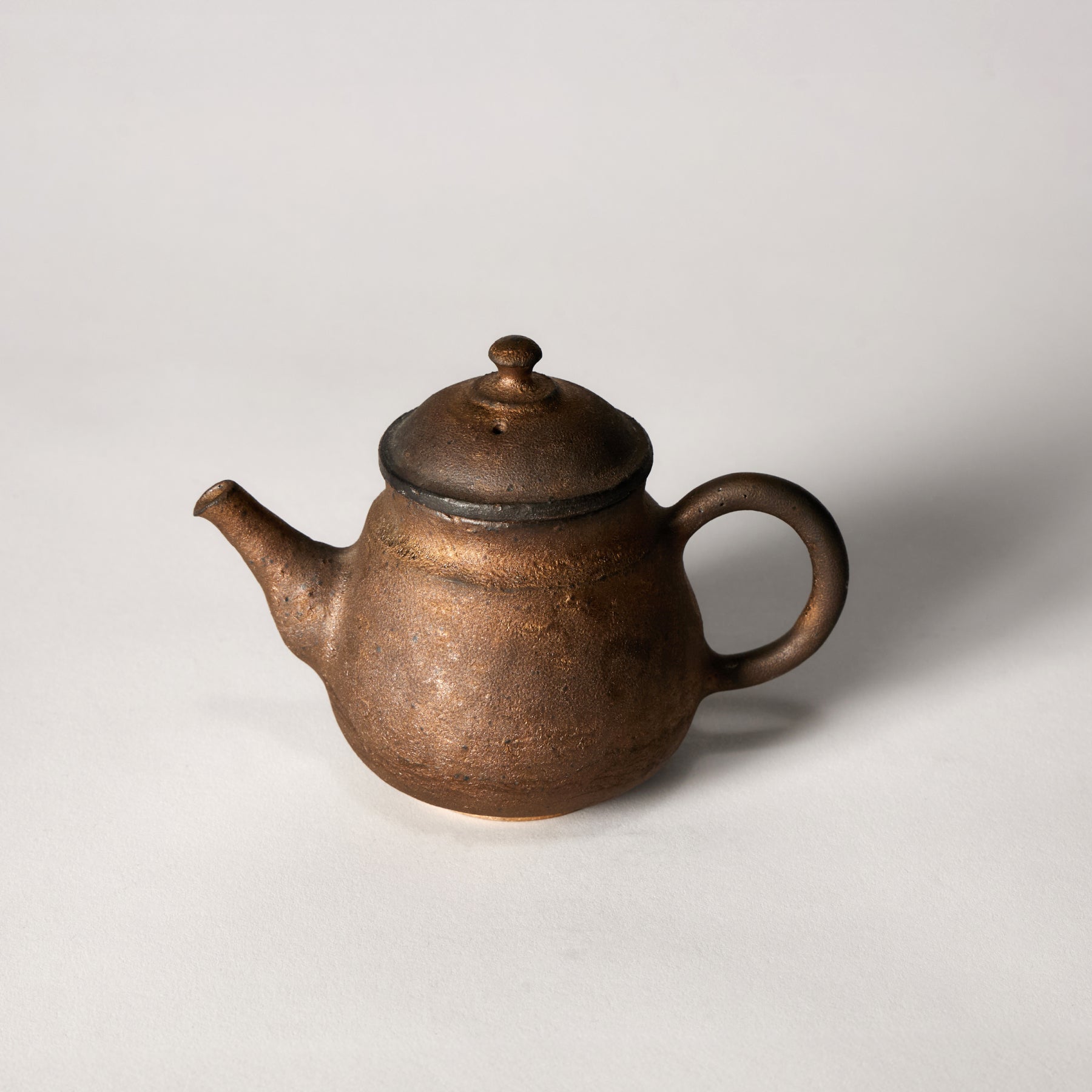 Junzo Maekawa Black & Gold Glaze Teapot 02