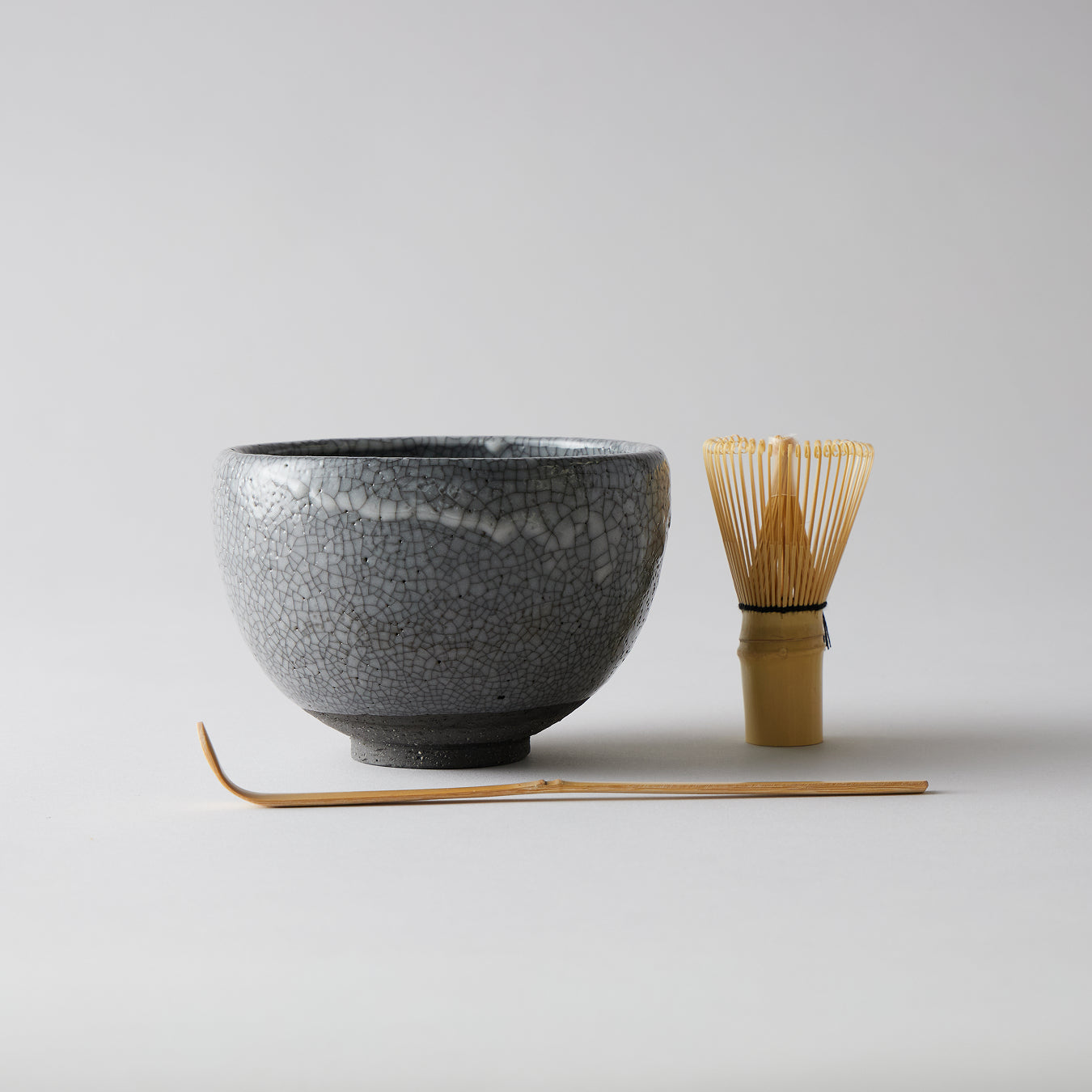 Matcha Bowl Set – Round Charcoal Crackle Glaze