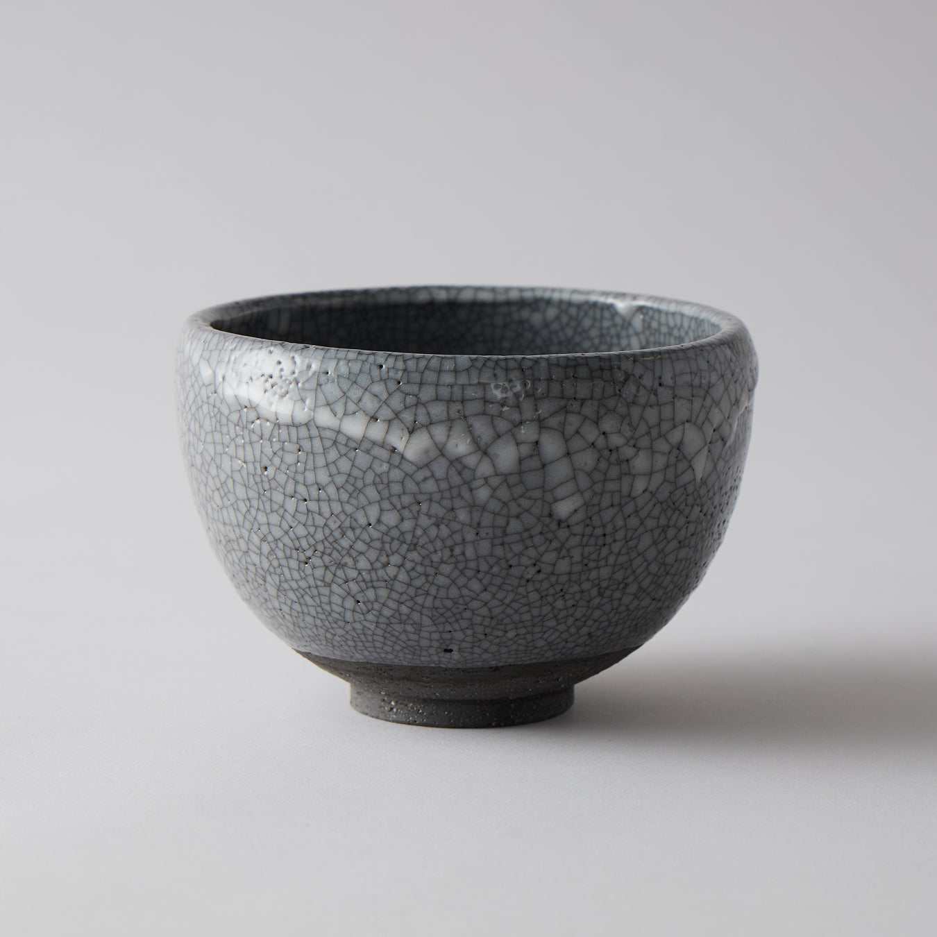 Matcha Bowl Set – Round Charcoal Crackle Glaze