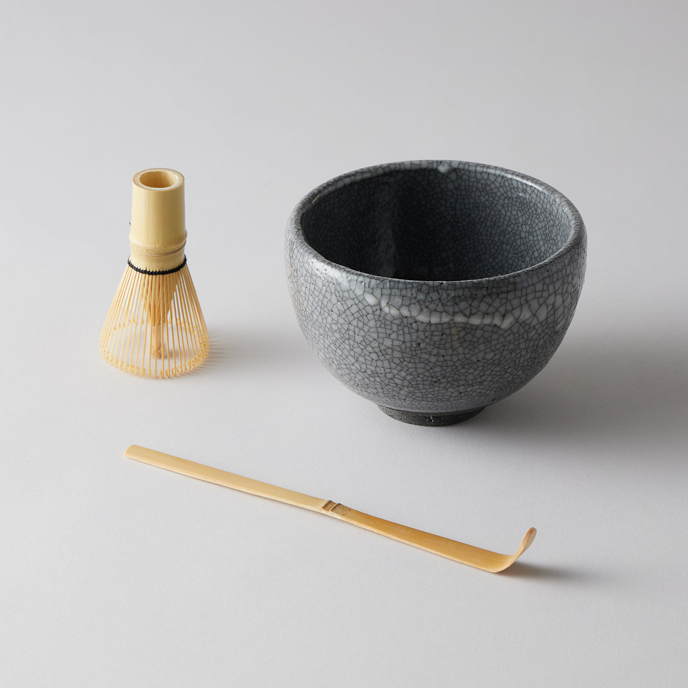 Matcha Bowl Set – Round Charcoal Crackle Glaze
