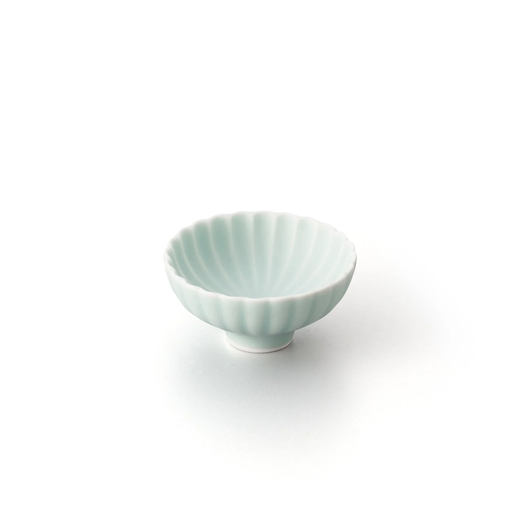 Moist Celadon Kikuwari Sake Cup 〈爽 SOU〉