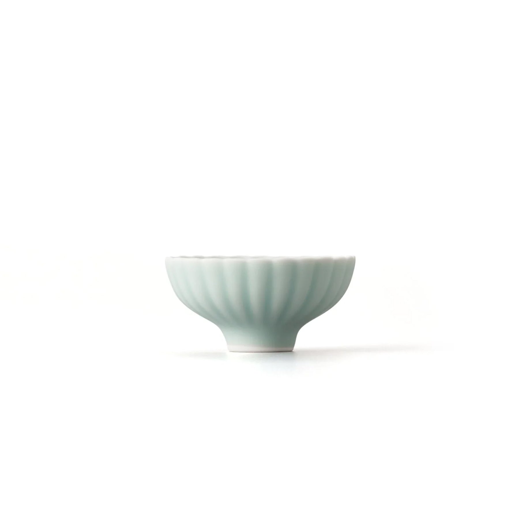 Moist Celadon Kikuwari Sake Cup 〈爽 SOU〉