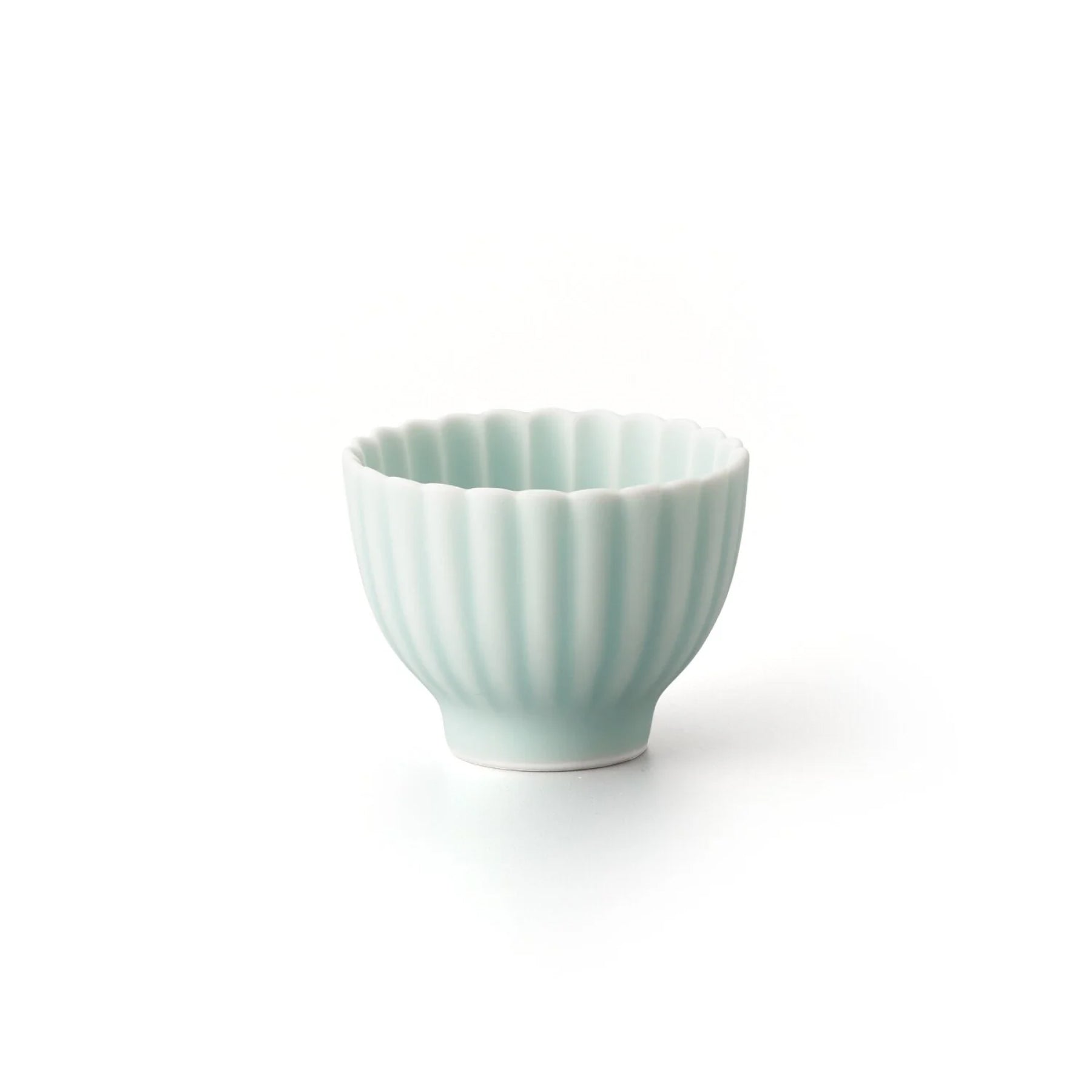 Moist Celadon Kikuwari Tea Cup〈爽 SOU〉