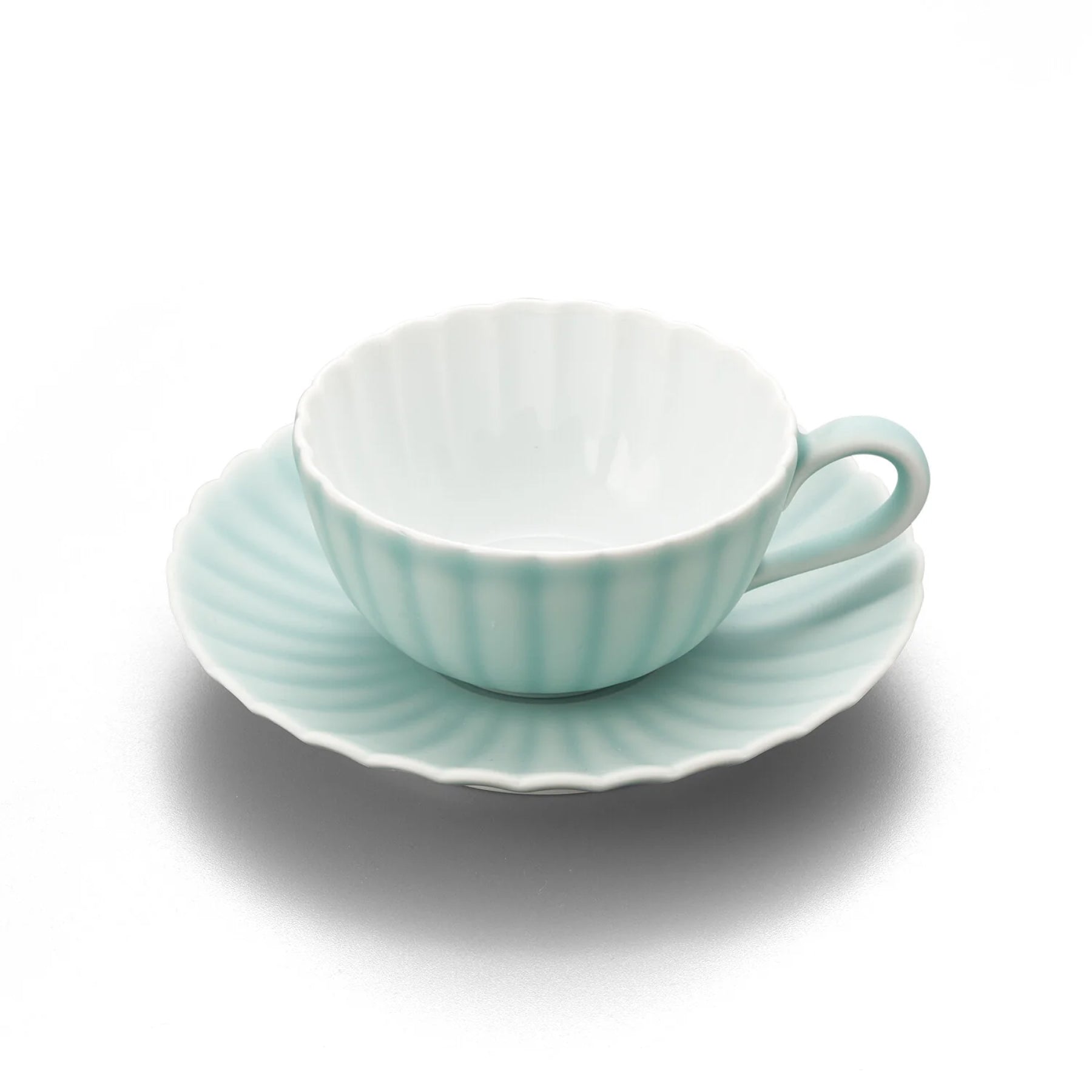 Moist Kikuwari Tea Cup & Saucer