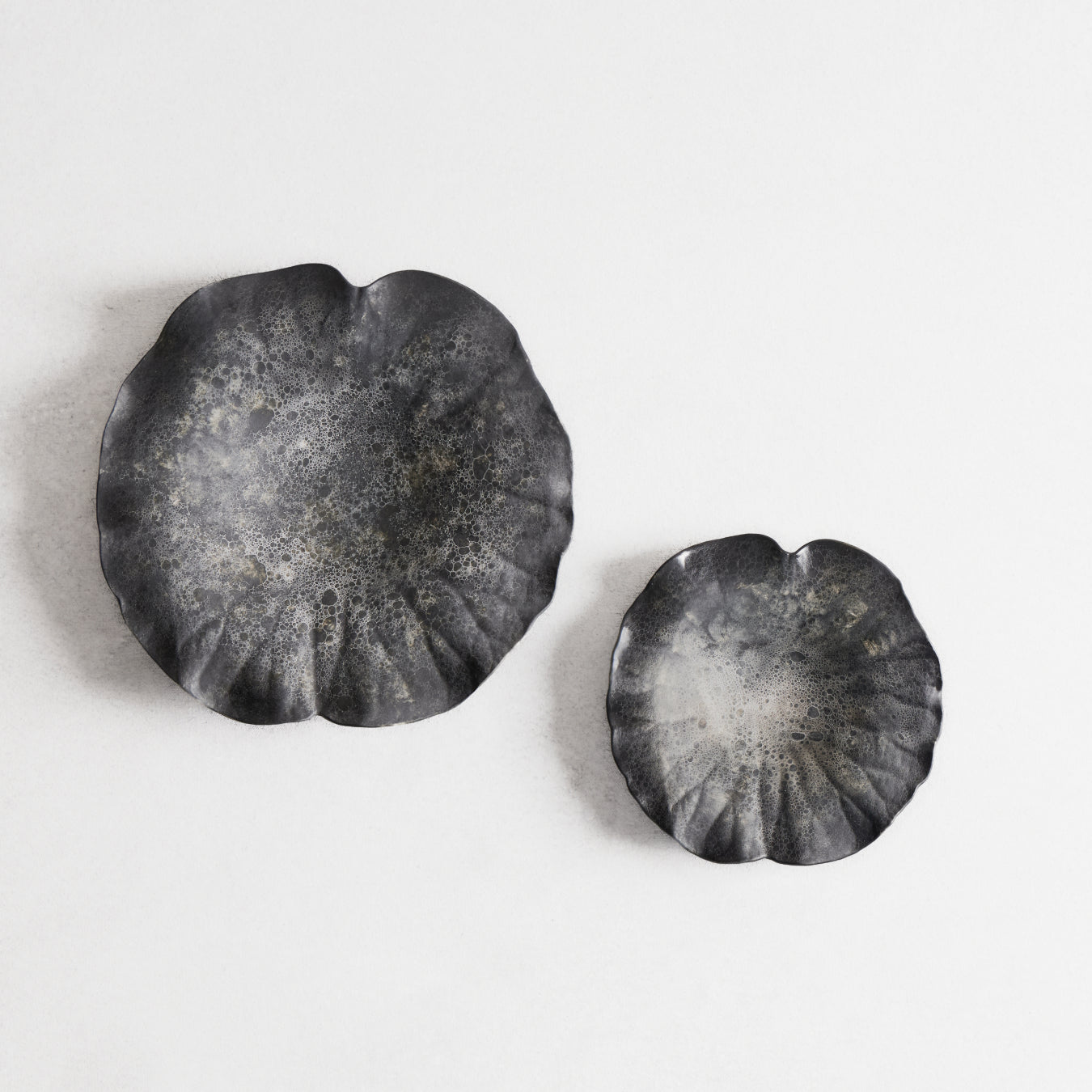 Moon Surface Lotus Plate (S)