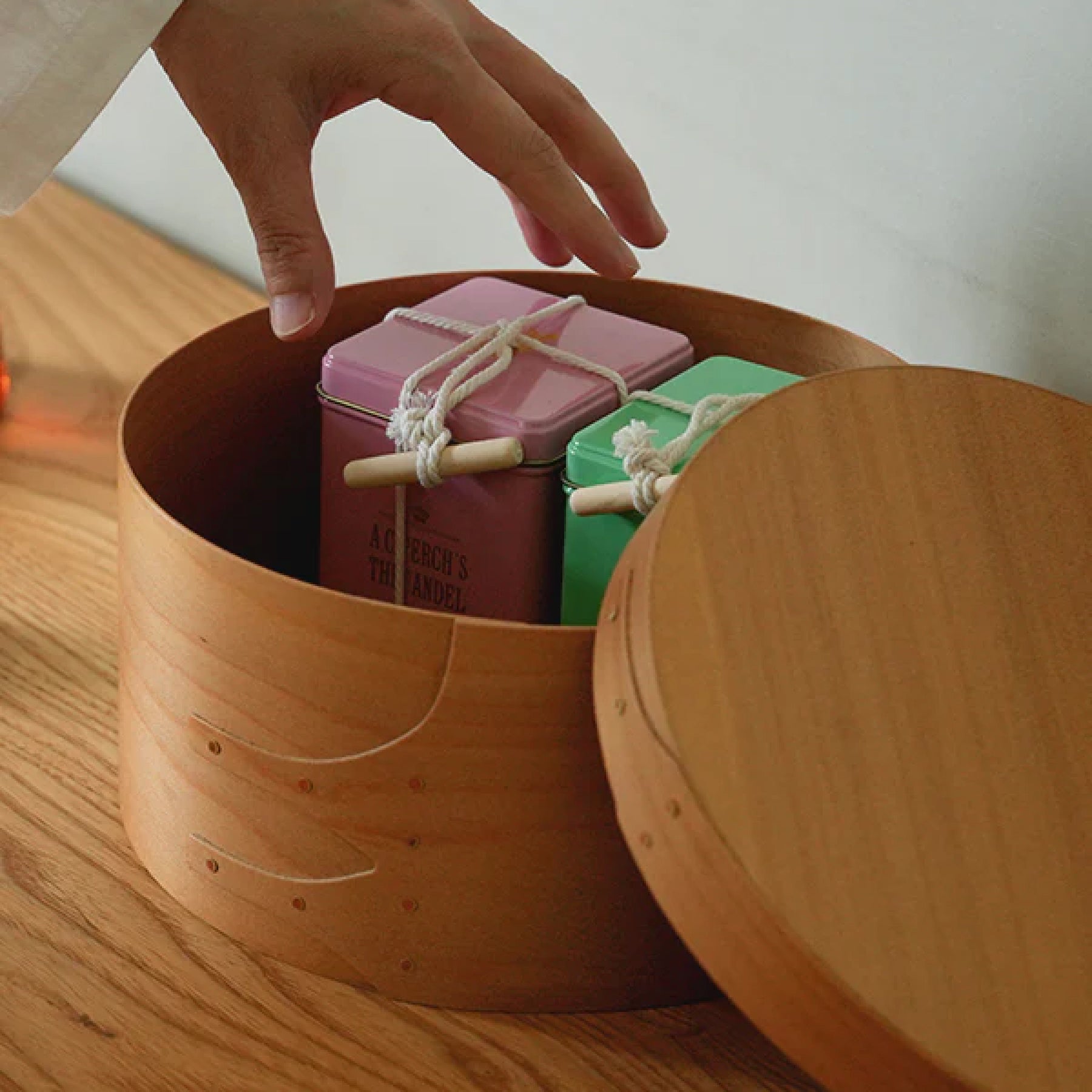 Shaker Round Box Light Brown - XS