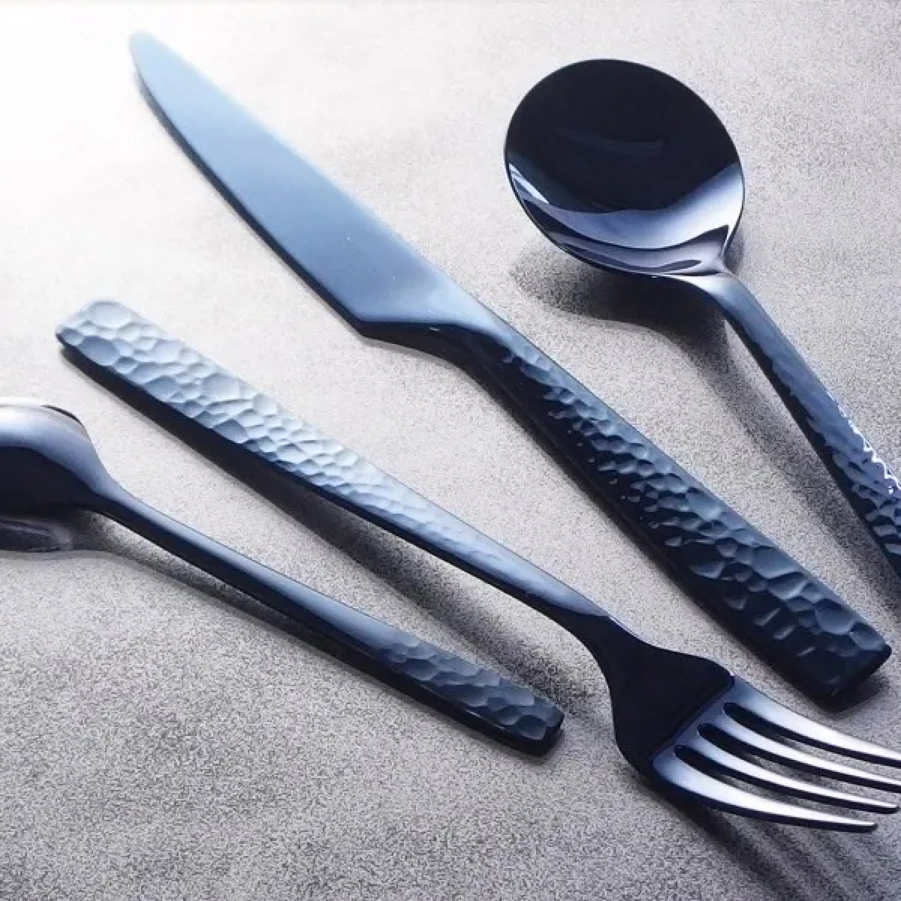 Yuen 4-Piece Flatware Set - Blue