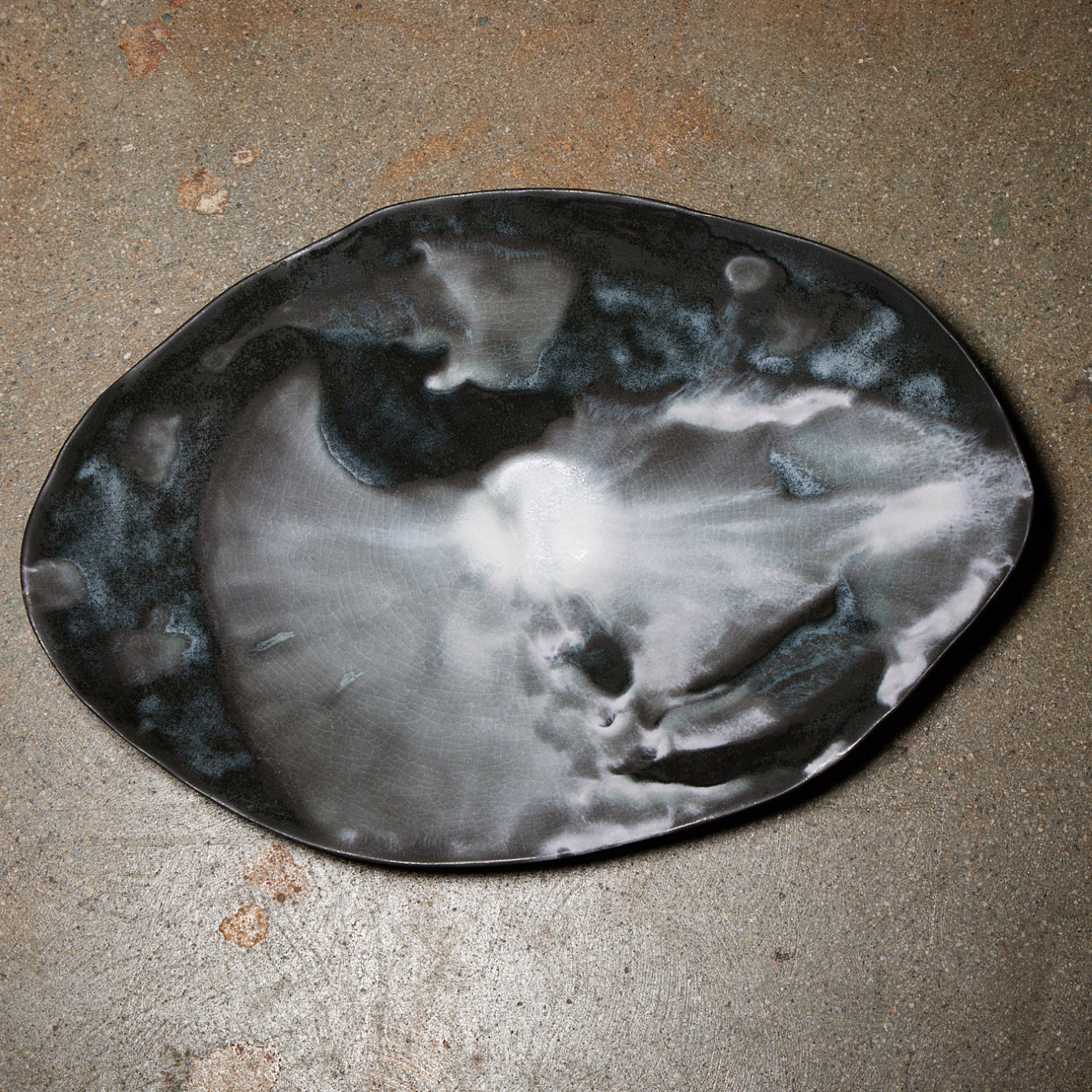 Yuko Ikeda Large Oval Bowl Black & White