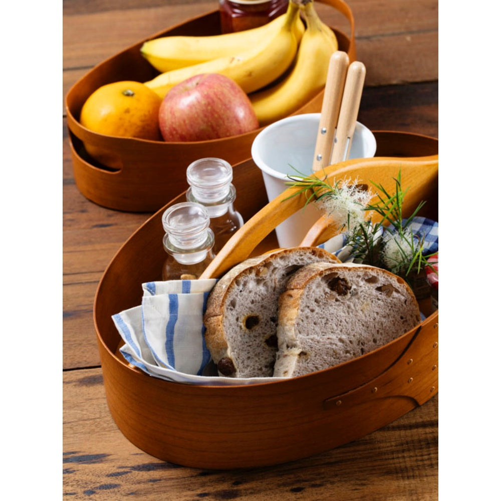 Shaker Oval Carrier Tray